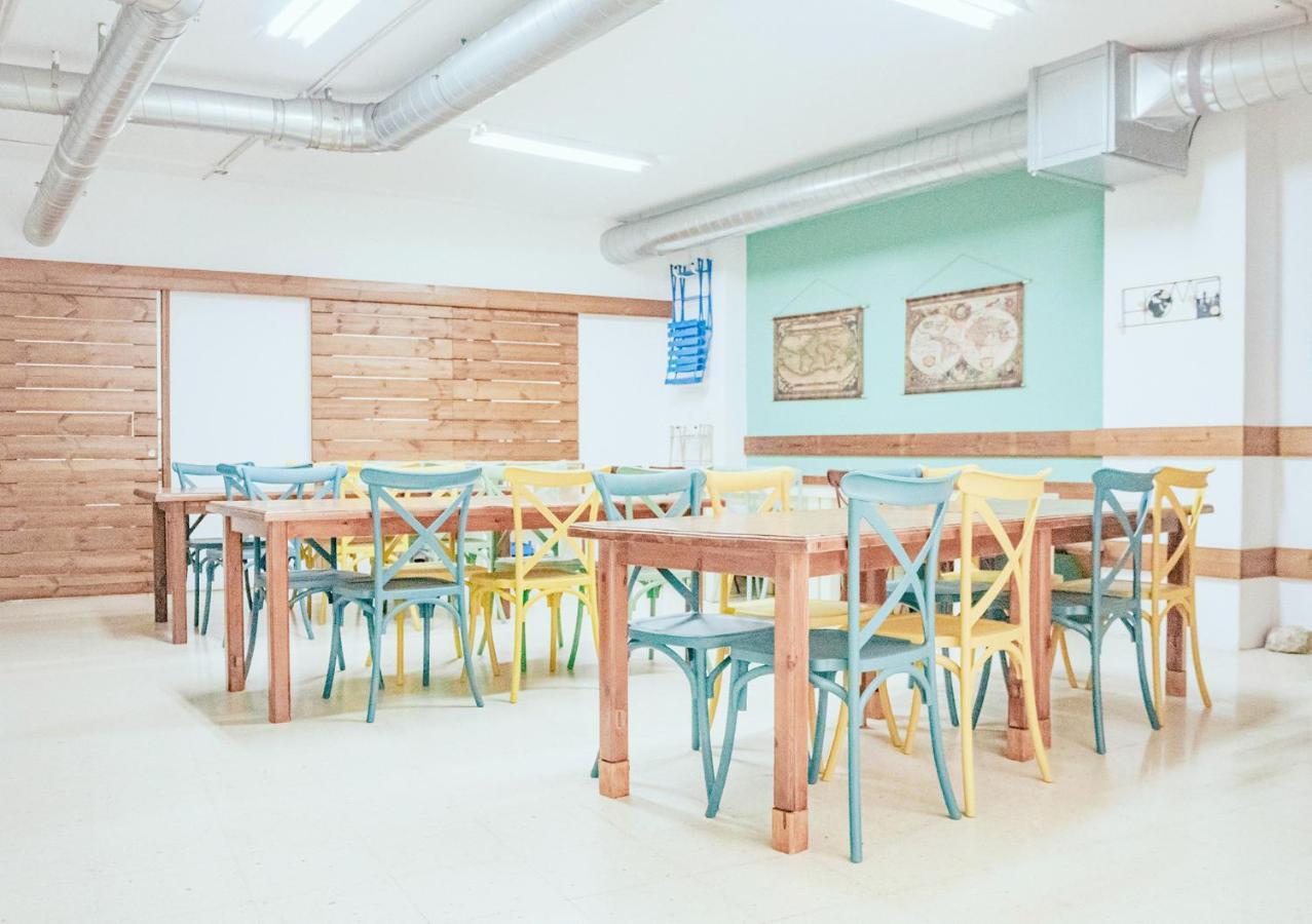 Albergue Aloxa Hostel ポンテベドラ エクステリア 写真
