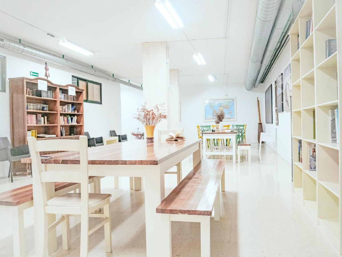 Albergue Aloxa Hostel ポンテベドラ エクステリア 写真