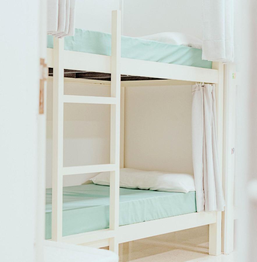 Albergue Aloxa Hostel ポンテベドラ エクステリア 写真